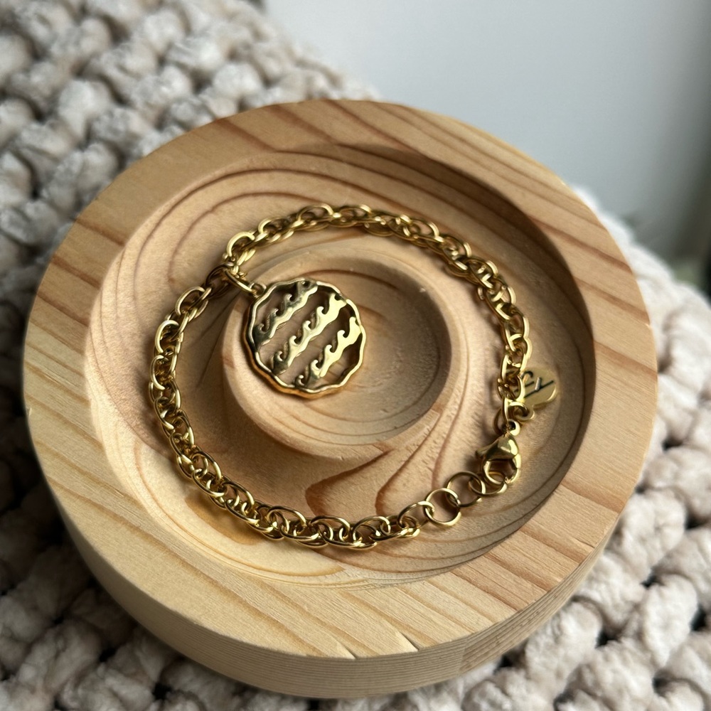 TJazelle Gold Wave
